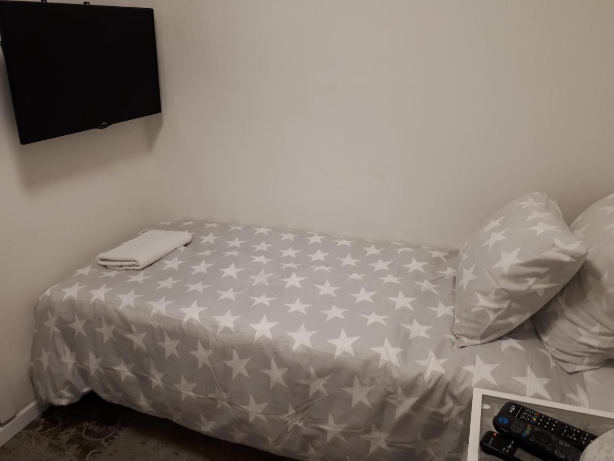 Отель Etty'S House Petach Tikva Экстерьер фото