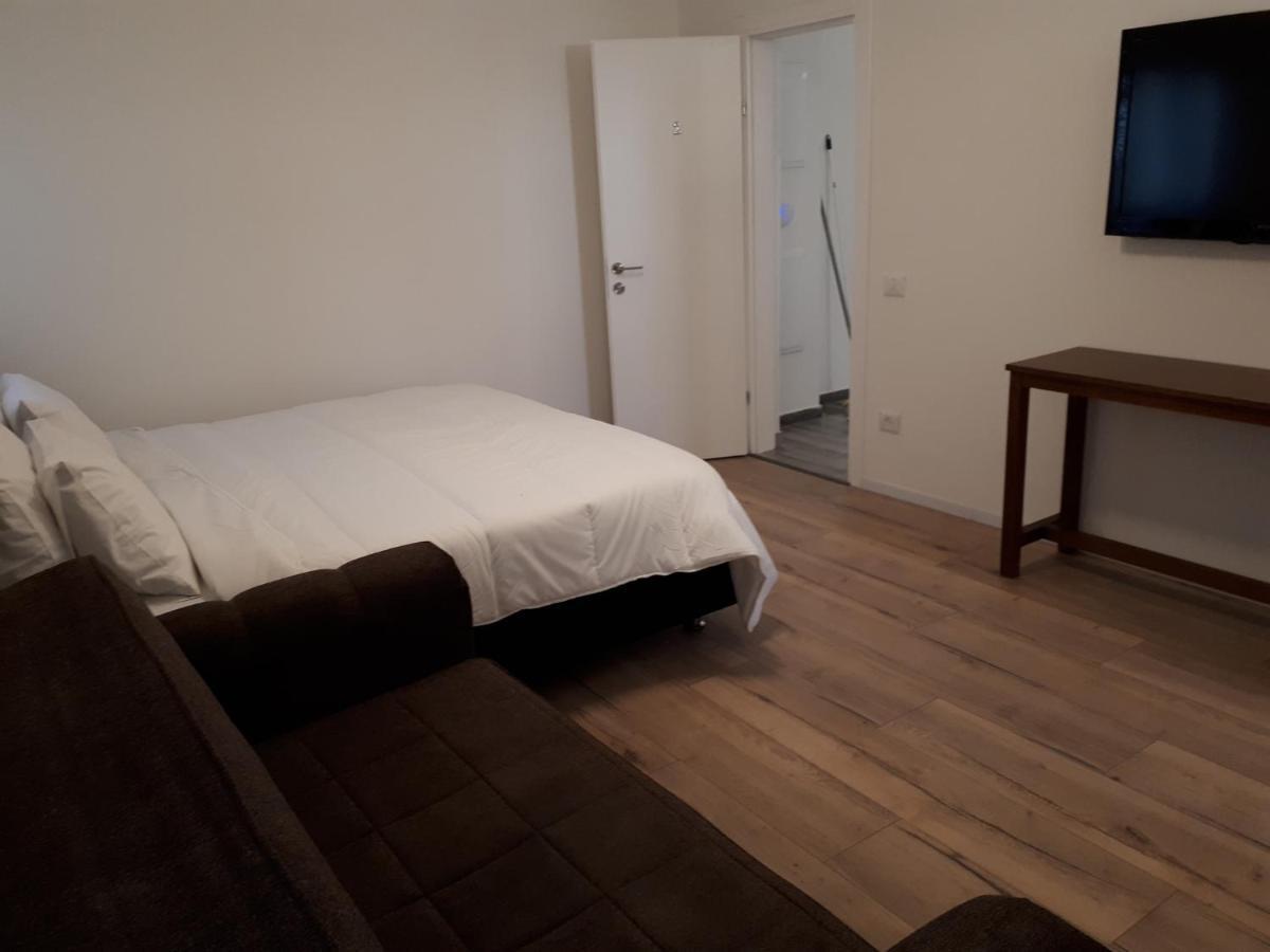 Отель Etty'S House Petach Tikva Экстерьер фото