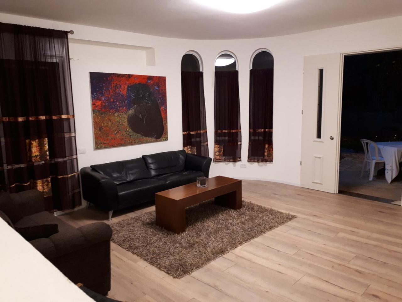 Отель Etty'S House Petach Tikva Экстерьер фото